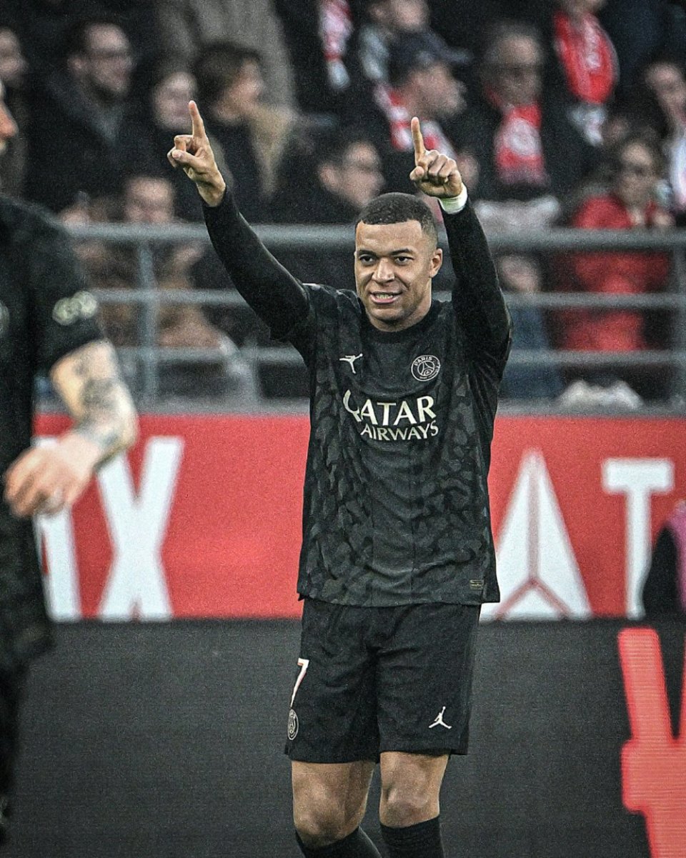 碰撞拉满！约基奇本赛季面对火箭3战场均5.3犯 上一场6犯离场（身体对抗爆表！约基奇本季对火箭三战场均5.3次犯规，上一战6犯被罚下）