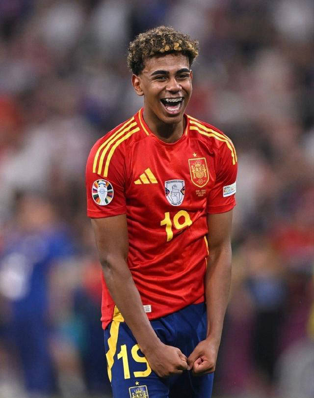 冬窗焦点争夺战！曼联曼城竞逐塞梅约，违约金条款即将到期（冬窗重头戏：曼联曼城争抢塞梅约，解约金期限将至）