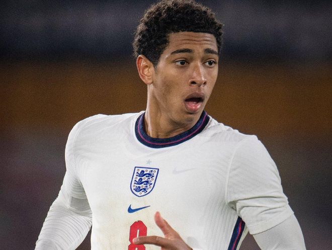 记者：米兰将与莱万经纪人会面讨论转会，伊布支持这一交易