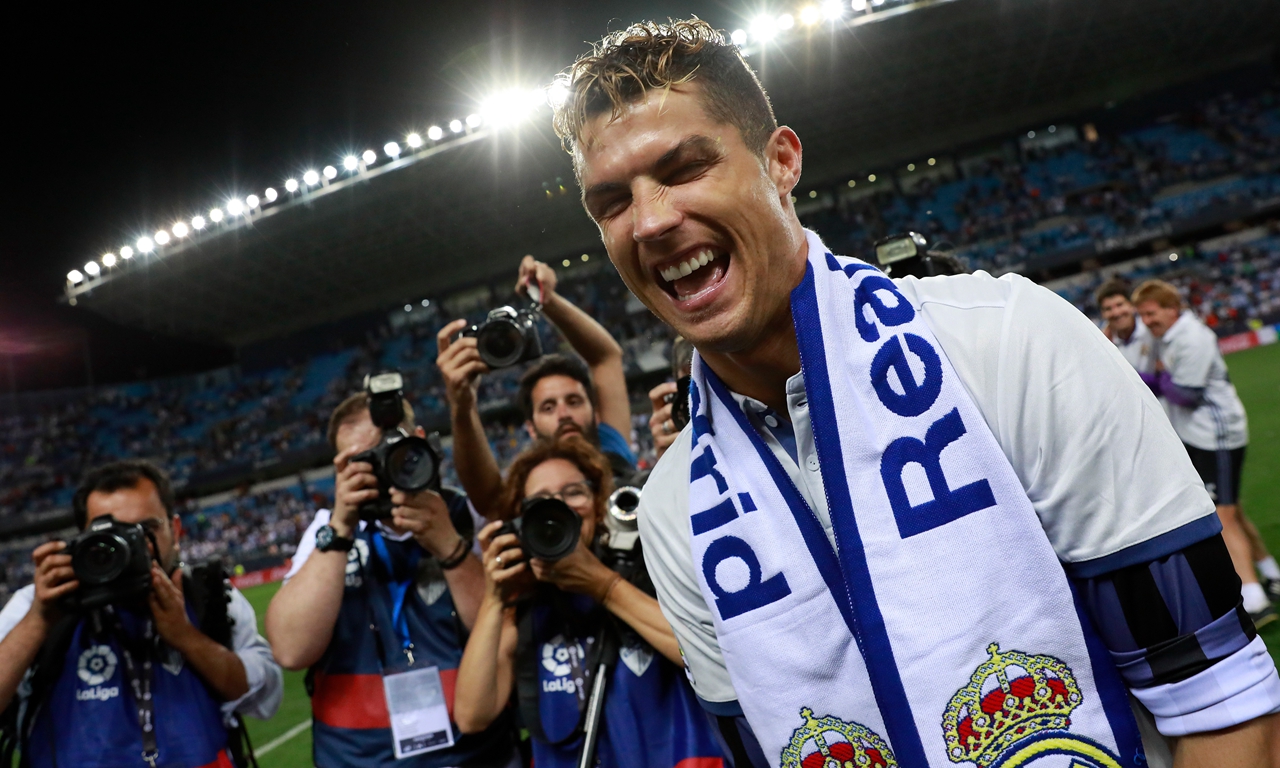 鬼手神偷！哈登抢断杜兰特 随后长传助攻科林斯反击打2+1（妙手抄截杜兰特！哈登精准长传助科林斯快攻打成2+1）