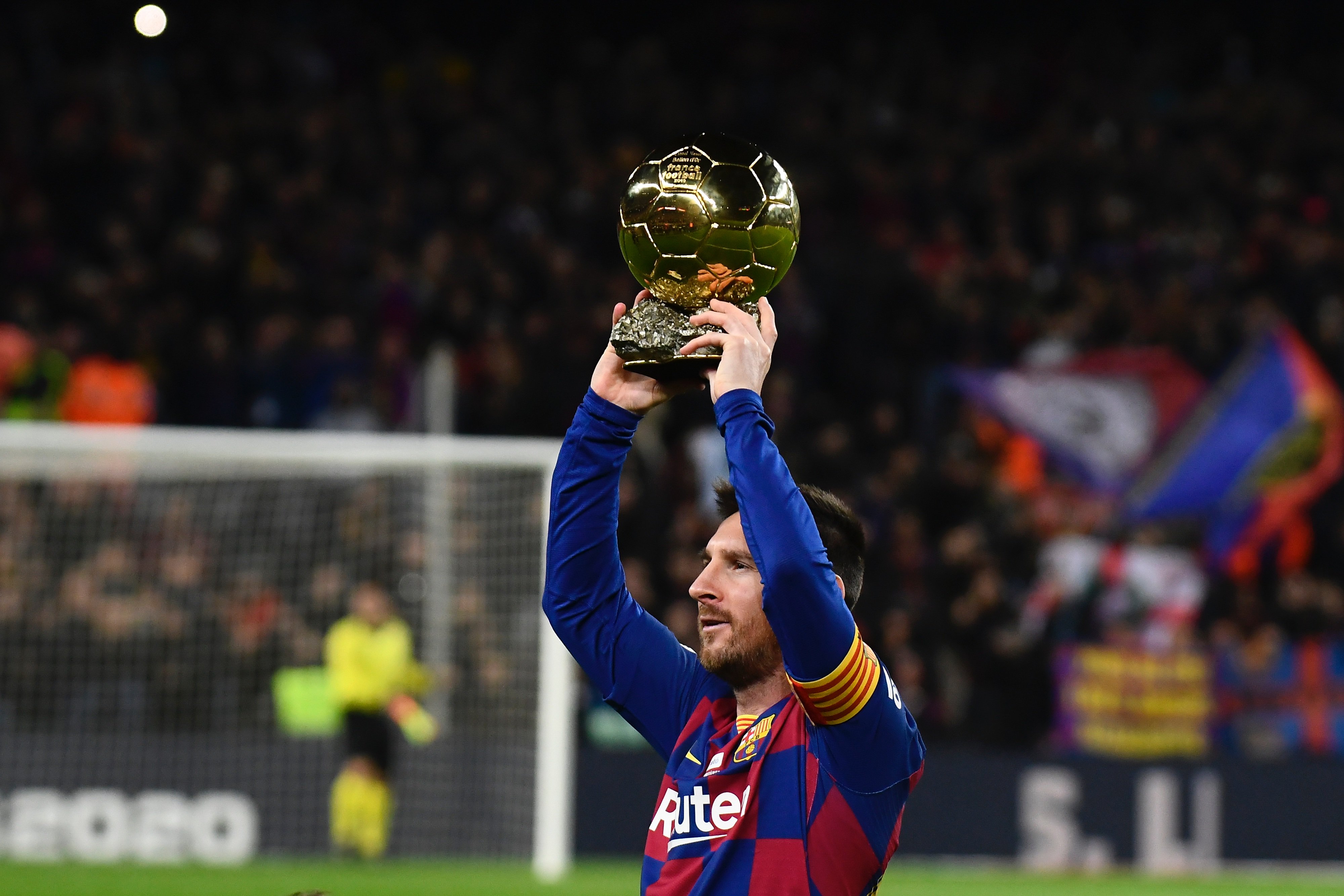 专业VAR团队复盘曼城扳平进球：B席对库尔图瓦犯规遭无视