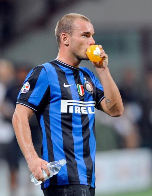 意天空：DV9内收肌疲劳目前已经返回意大利，他没有出现伤病