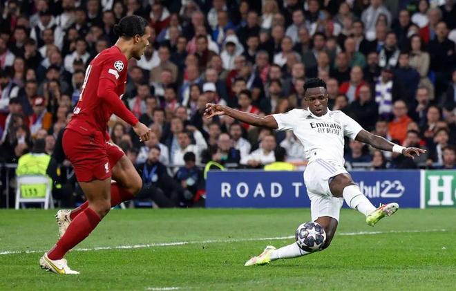 半场战报：国米0-0米兰，劳塔罗、阿切尔比中柱