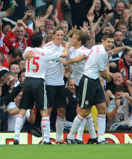 申京小腿受伤，圣诞大战对阵湖人出战存疑（申京小腿伤势，圣诞战湖人能否登场成疑）