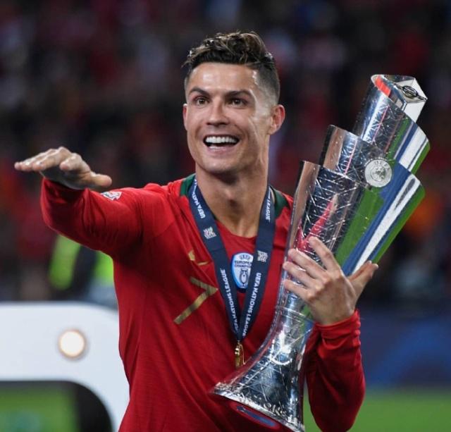 爆冷！世界亚军3人出局，张本智和2人崩盘，1位16岁少女能掀翻国乒霸权吗？